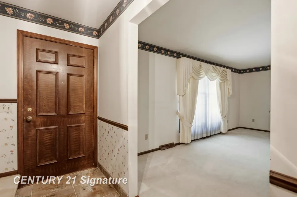 3198 Columbine Drive Saginaw Charter Township, MI 48603