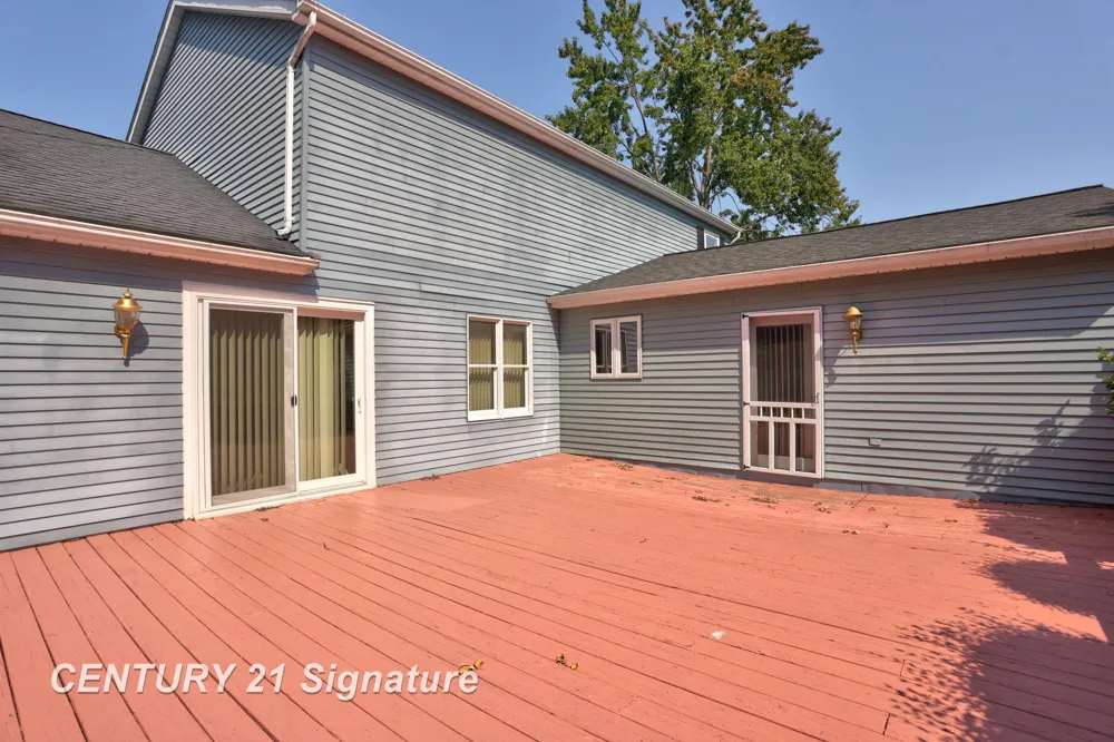 3198 Columbine Drive Saginaw Charter Township, MI 48603