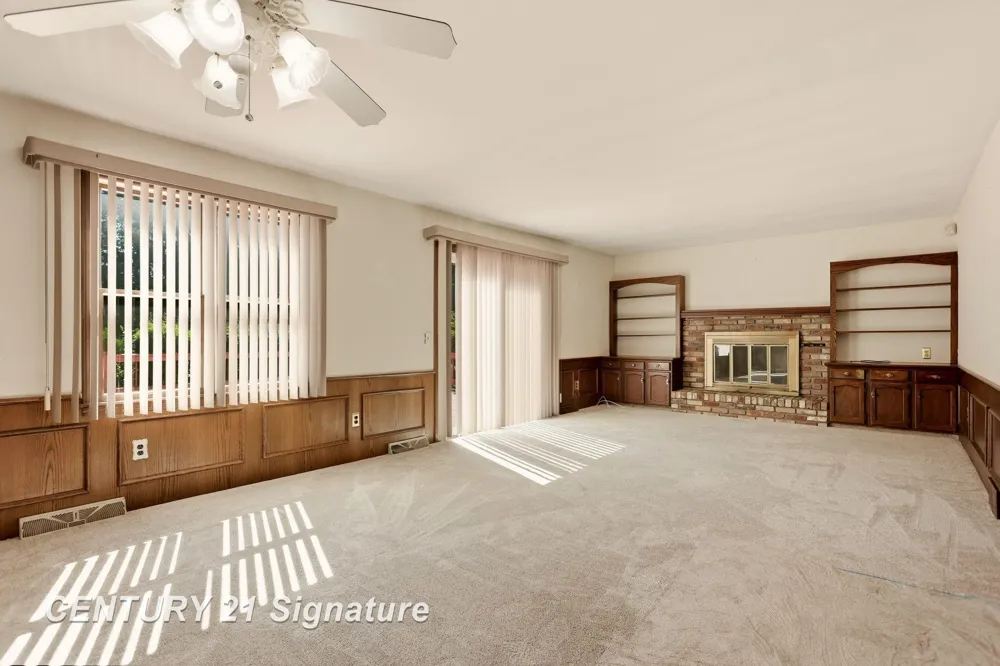 3198 Columbine Drive Saginaw Charter Township, MI 48603