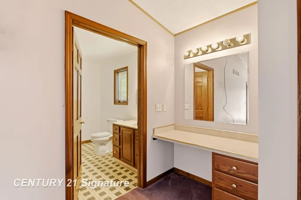 3198 Columbine Drive Saginaw Charter Township, MI 48603