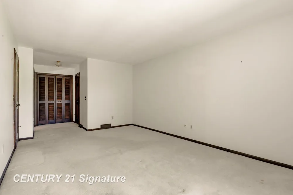 3198 Columbine Drive Saginaw Charter Township, MI 48603