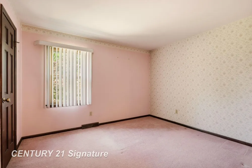 3198 Columbine Drive Saginaw Charter Township, MI 48603