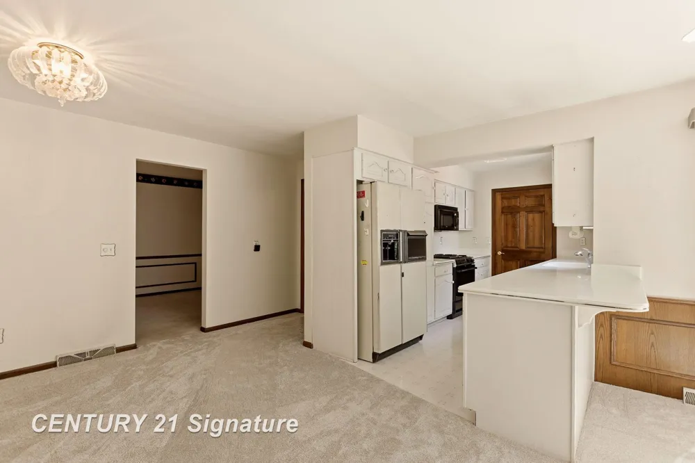 3198 Columbine Drive Saginaw Charter Township, MI 48603