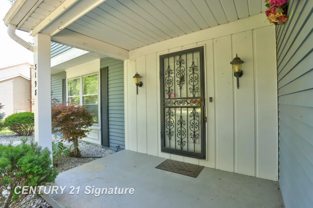 3198 Columbine Drive Saginaw Charter Township, MI 48603