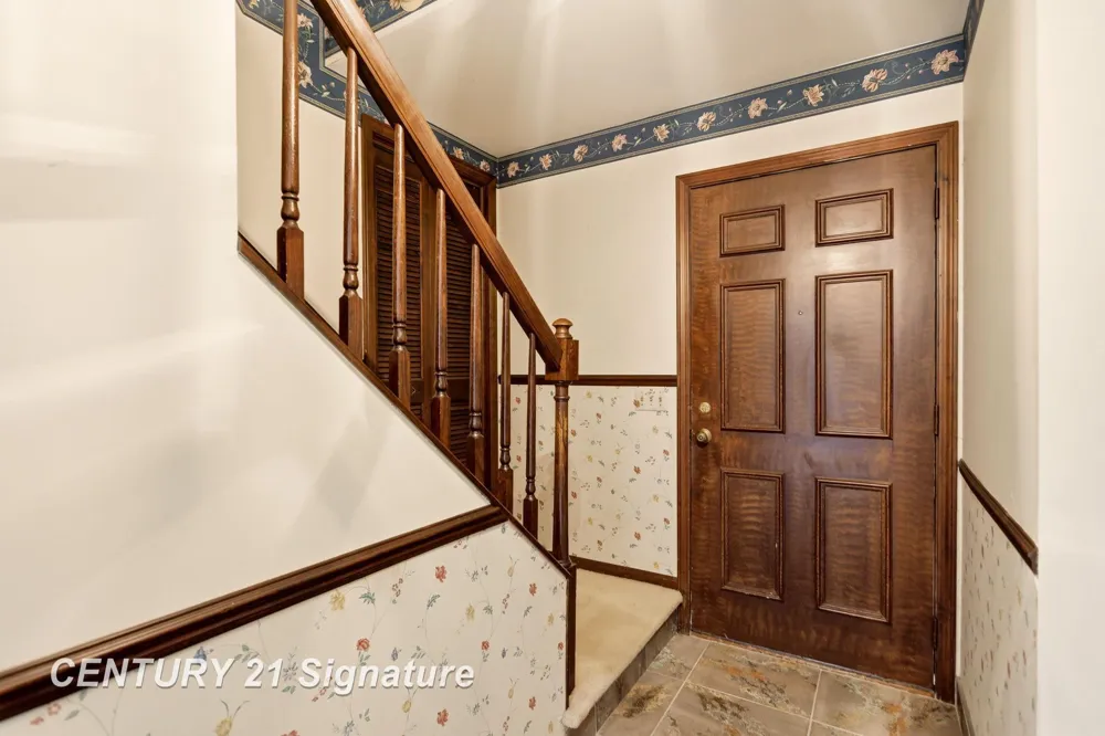 3198 Columbine Drive Saginaw Charter Township, MI 48603