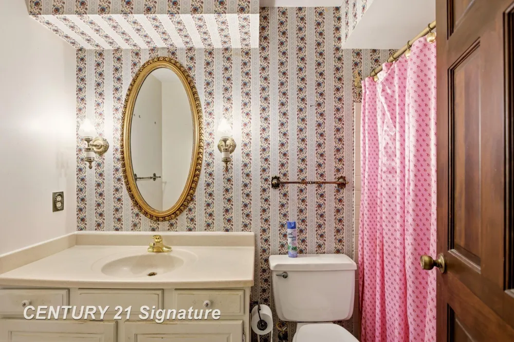 3198 Columbine Drive Saginaw Charter Township, MI 48603