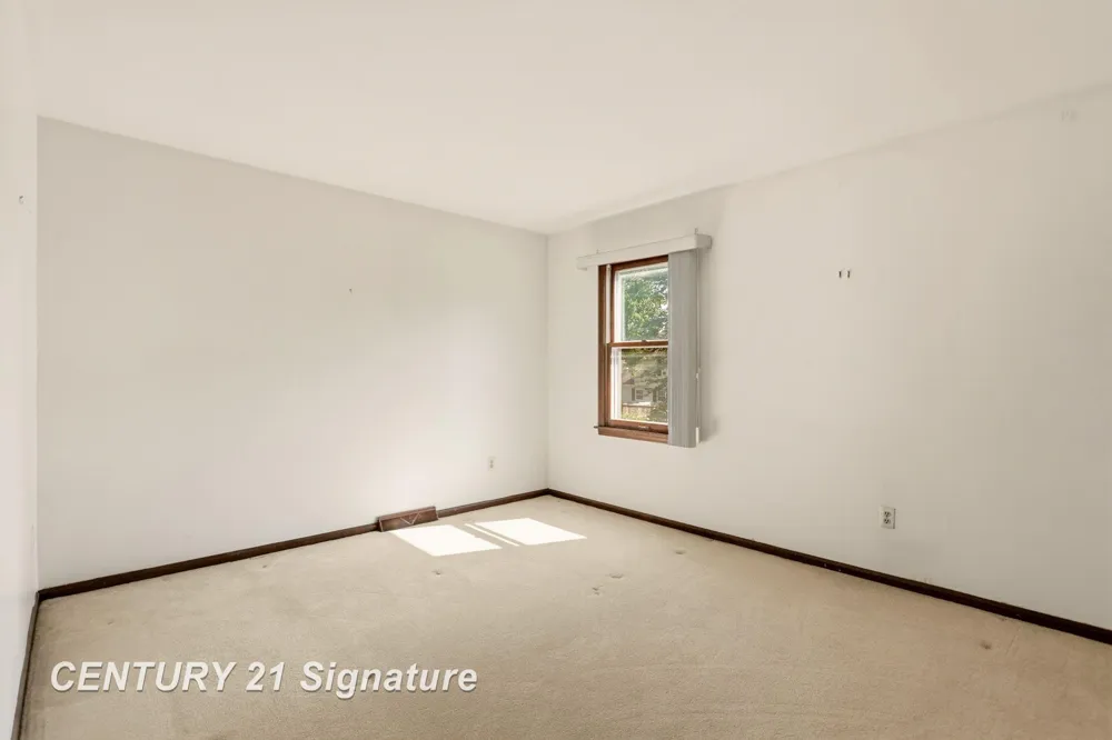 3198 Columbine Drive Saginaw Charter Township, MI 48603