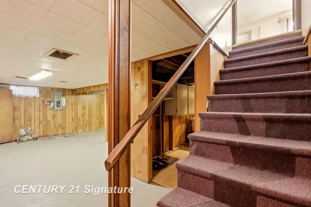 3198 Columbine Drive Saginaw Charter Township, MI 48603