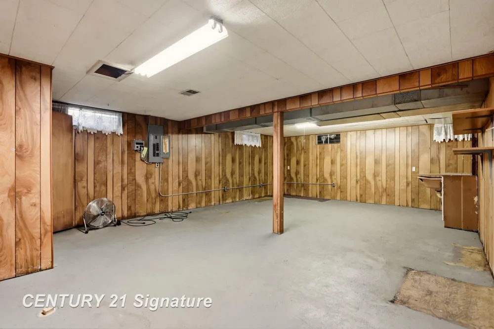 3198 Columbine Drive Saginaw Charter Township, MI 48603