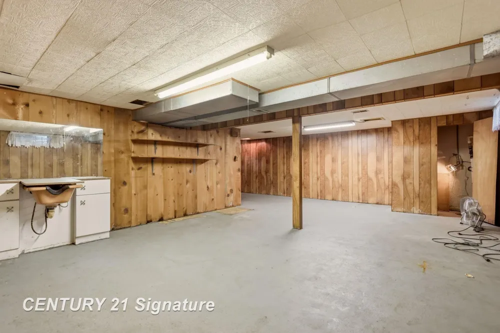 3198 Columbine Drive Saginaw Charter Township, MI 48603