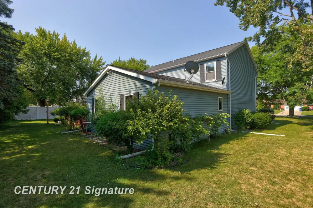 3198 Columbine Drive Saginaw Charter Township, MI 48603