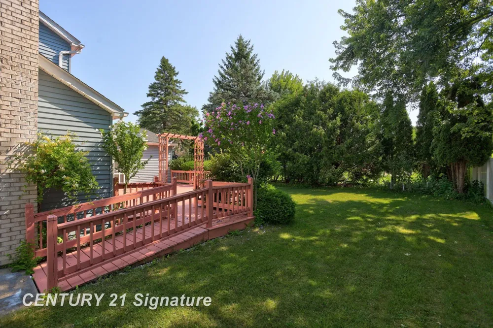 3198 Columbine Drive Saginaw Charter Township, MI 48603