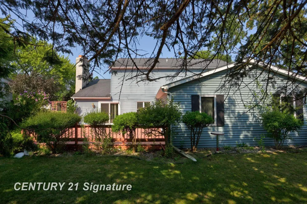 3198 Columbine Drive Saginaw Charter Township, MI 48603
