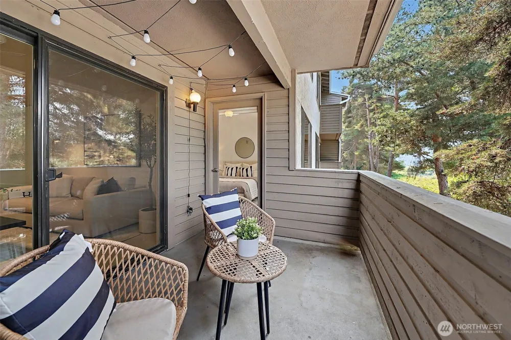 13605 NE 8th Street #203 Bellevue, WA 98005