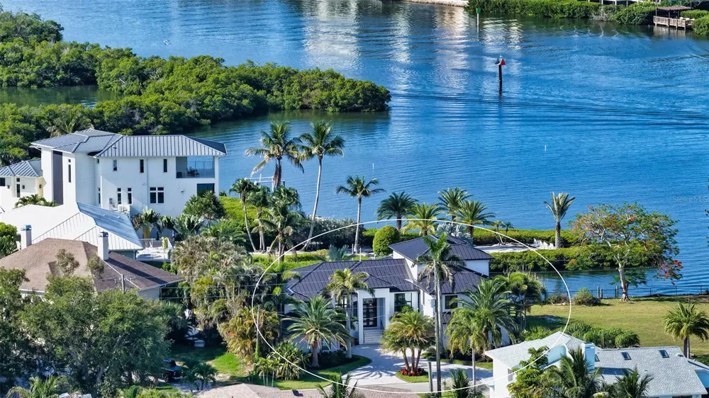 1516 RIDGEWOOD LANE Sarasota, FL 34231