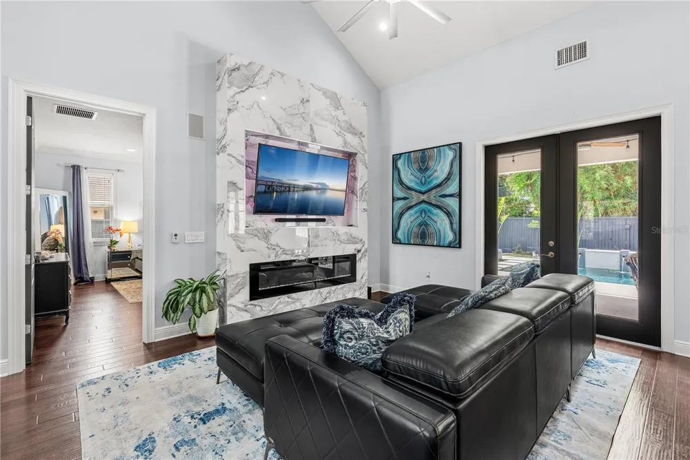 1840 BRYAN AVENUE Winter Park, FL 32789