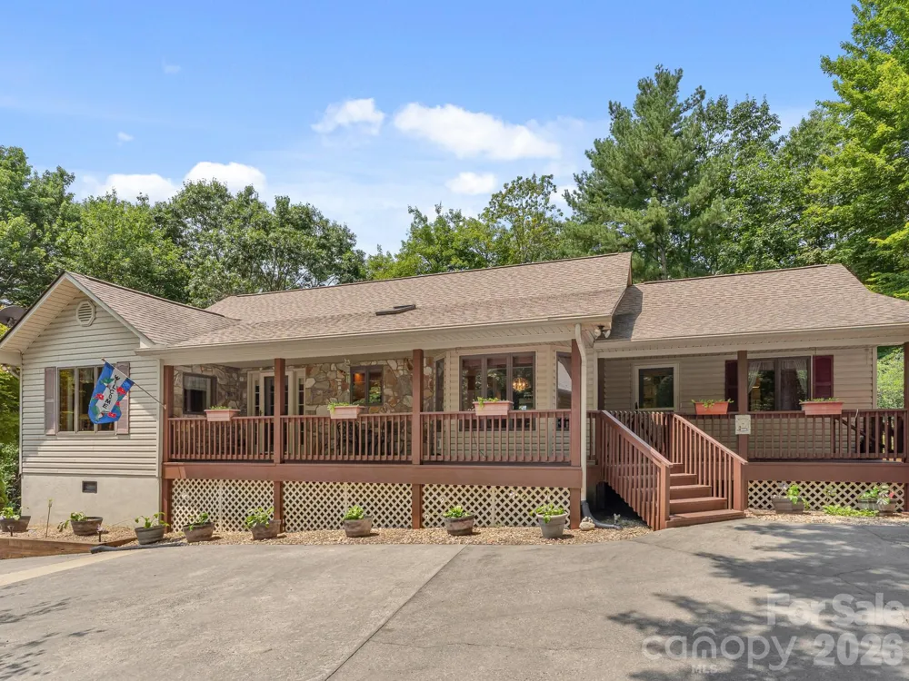 620 Thunder Road Brevard, NC 28712