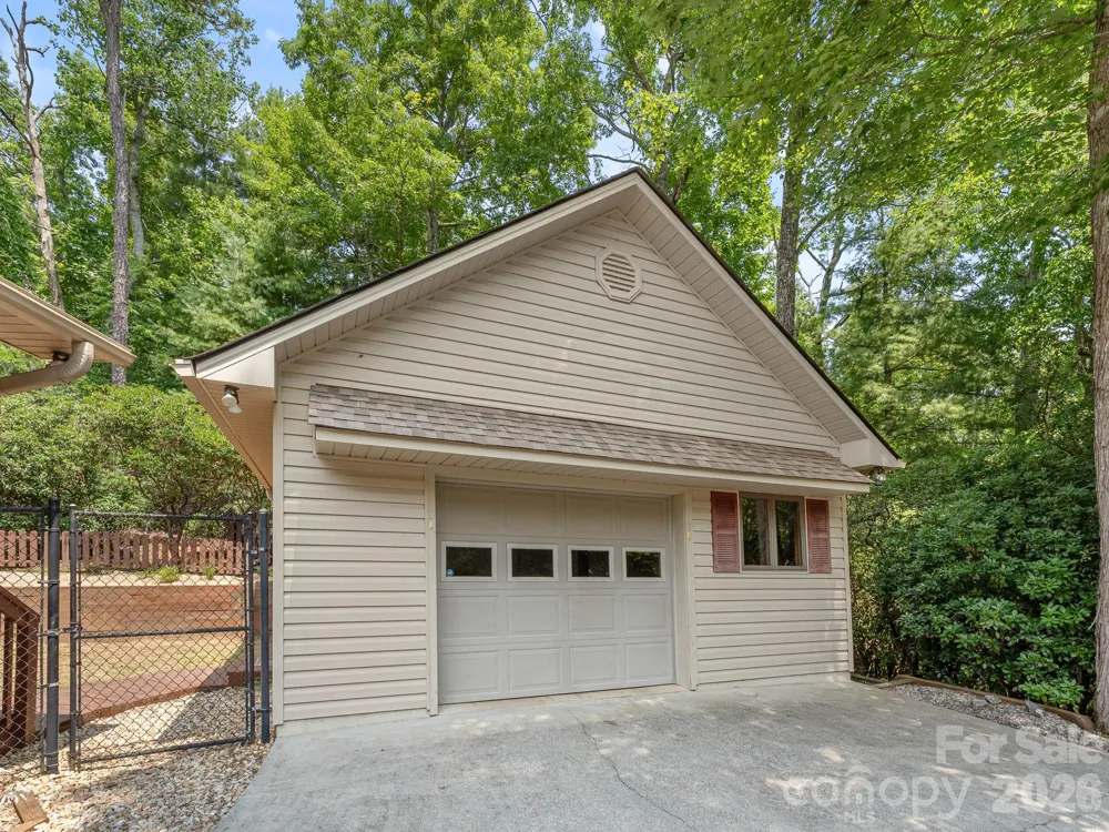 620 Thunder Road Brevard, NC 28712