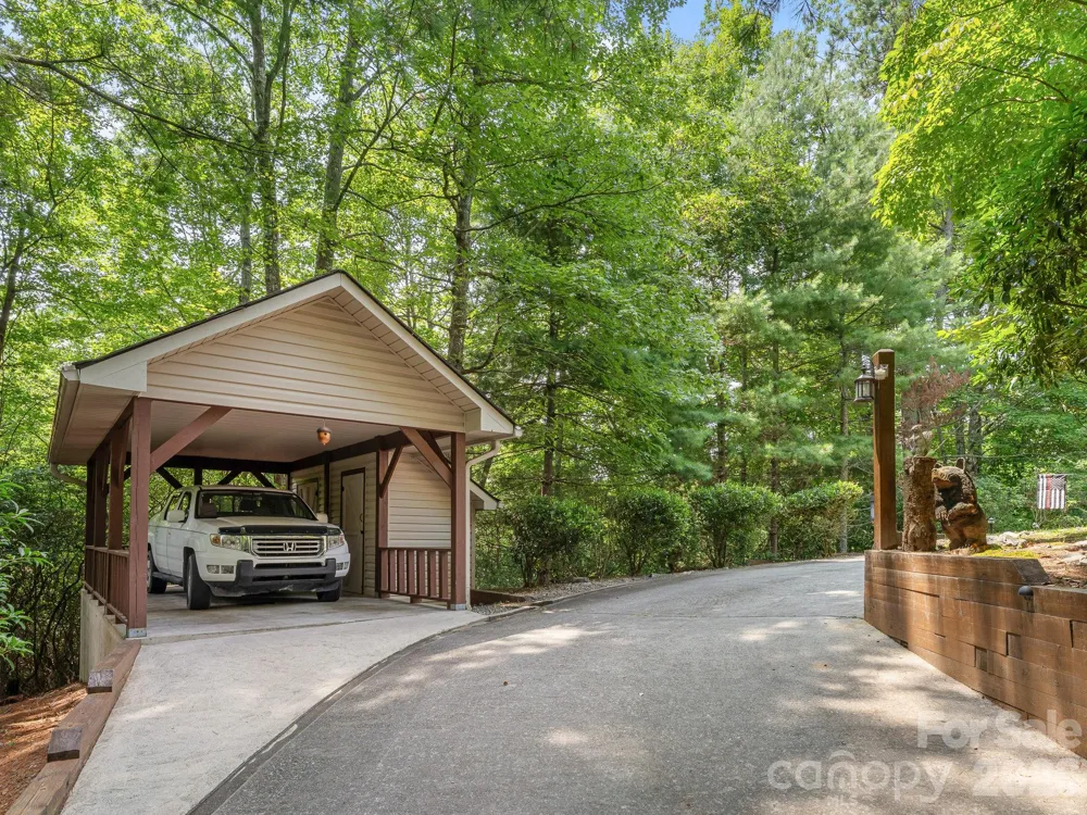 620 Thunder Road Brevard, NC 28712