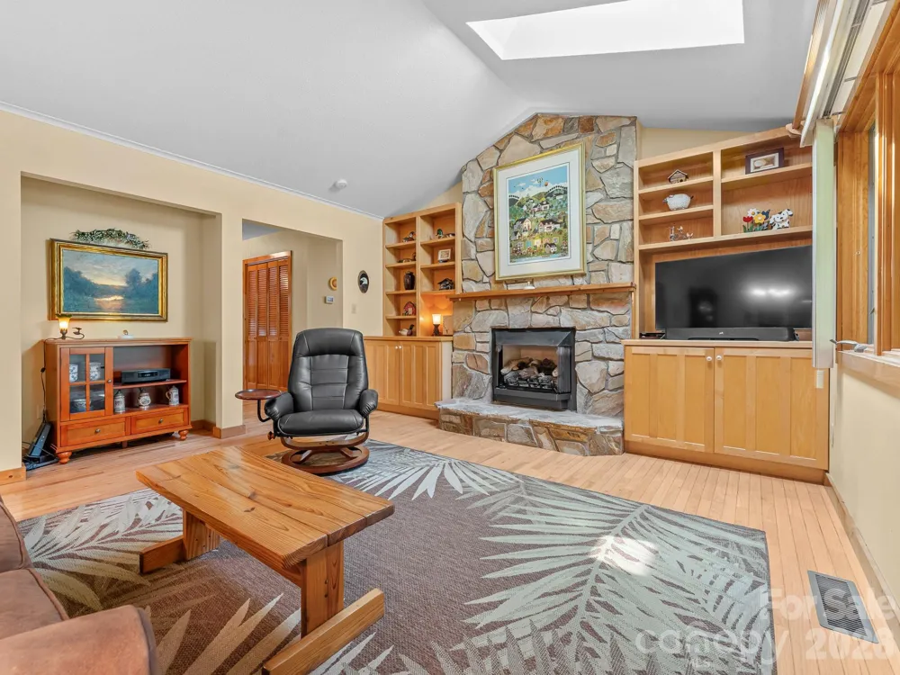 620 Thunder Road Brevard, NC 28712