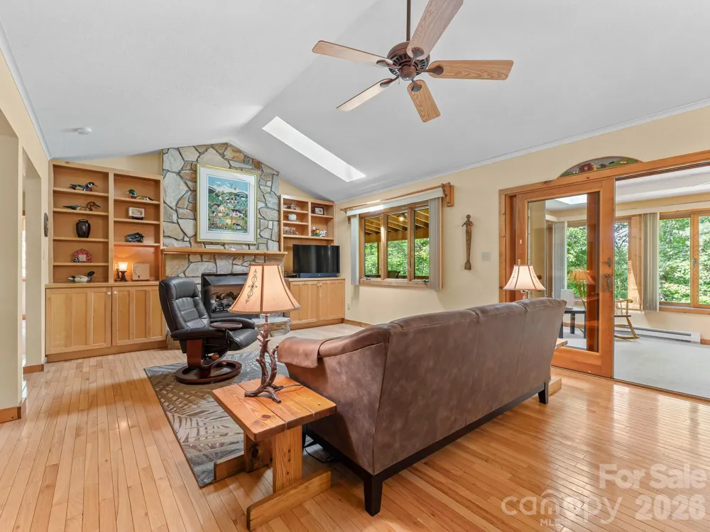 620 Thunder Road Brevard, NC 28712
