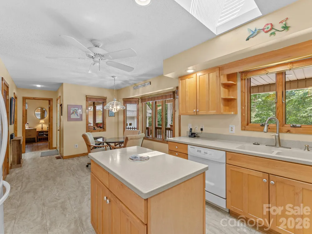 620 Thunder Road Brevard, NC 28712