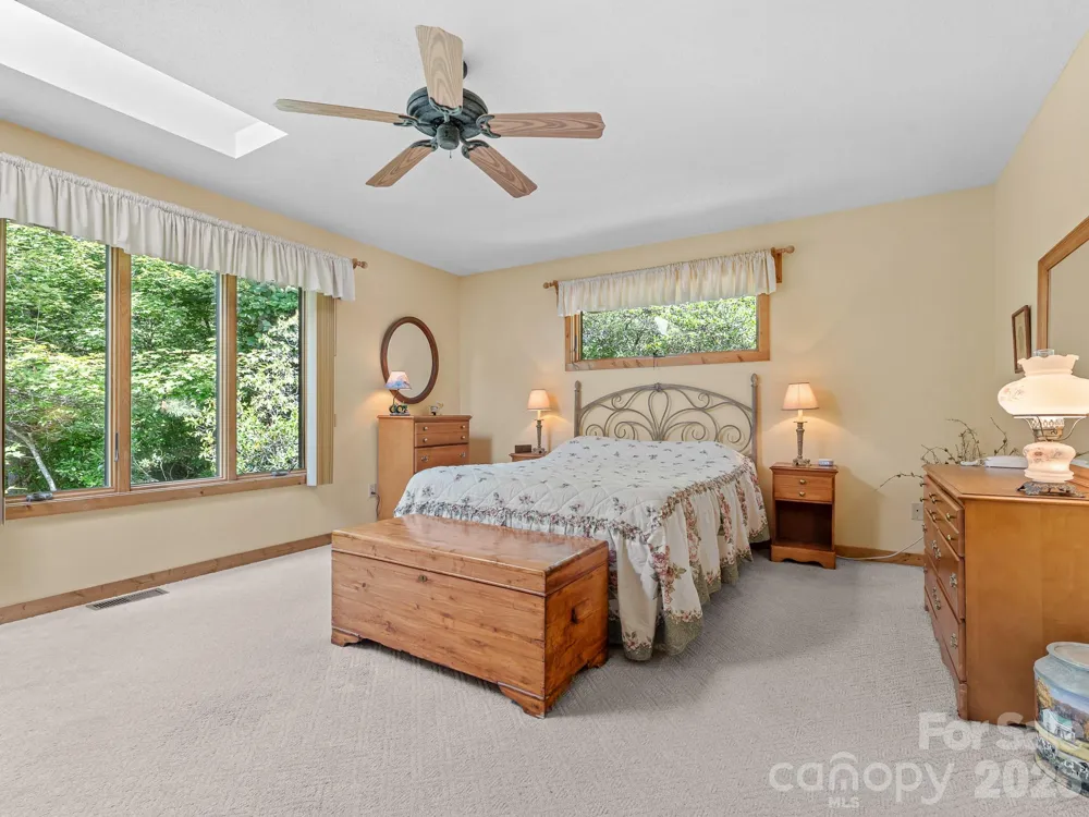 620 Thunder Road Brevard, NC 28712