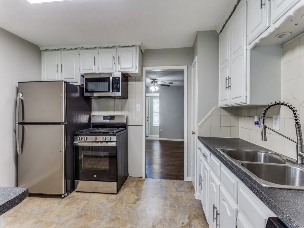 512 Bluebonnet Drive Hurst, TX 76053