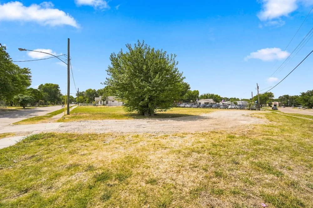 5212 Bernal Drive Dallas, TX 75212