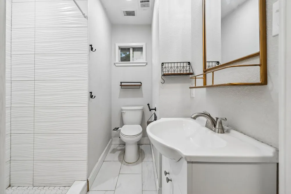 1963 Columbus Avenue Fort Worth, TX 76164