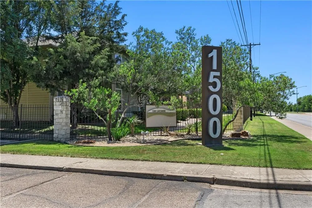 1500 Lake Shore Drive #802 Waco, TX 76708