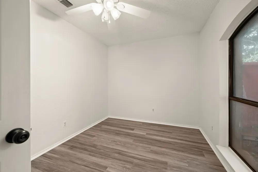 2911 Post Oak Drive Euless, TX 76039