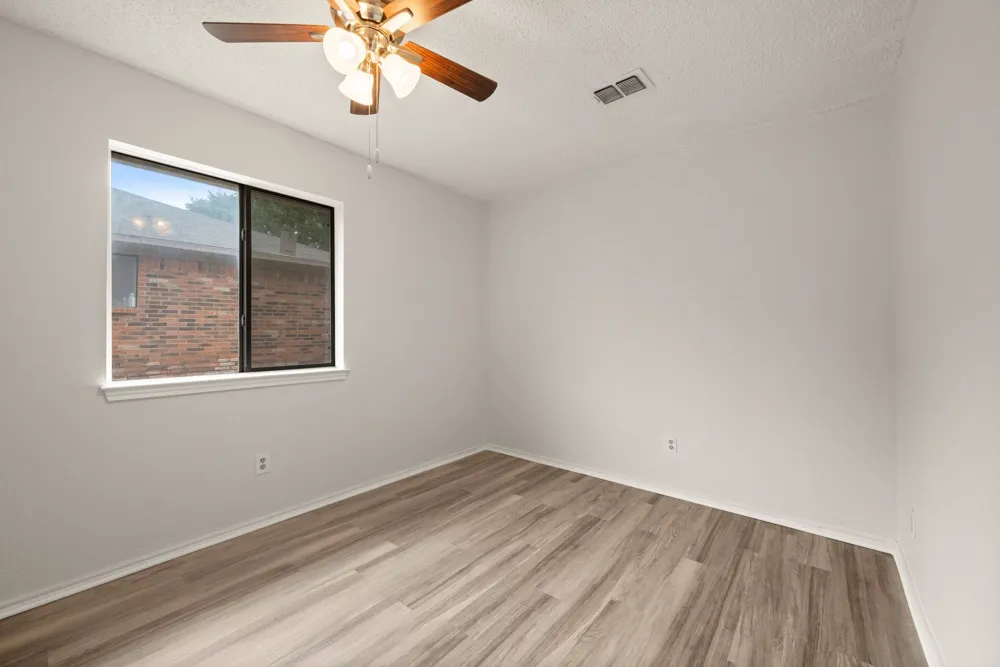 2911 Post Oak Drive Euless, TX 76039