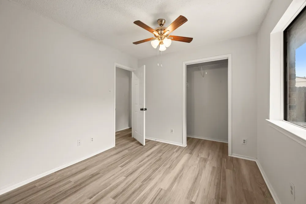 2911 Post Oak Drive Euless, TX 76039