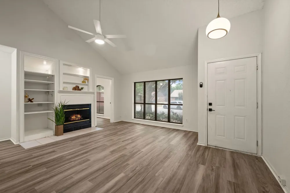 2911 Post Oak Drive Euless, TX 76039