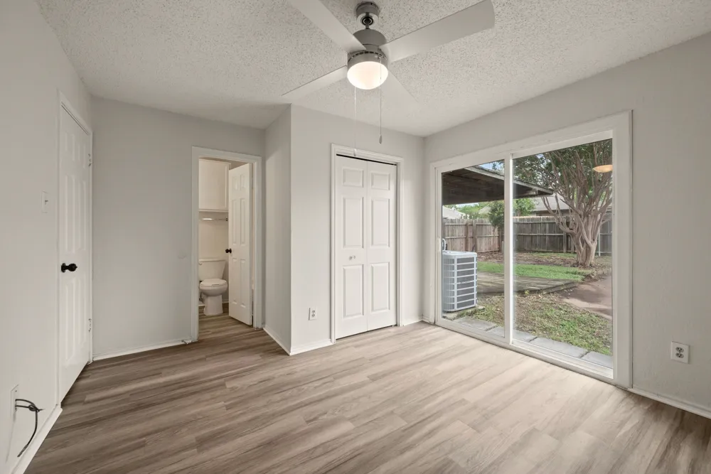 2911 Post Oak Drive Euless, TX 76039