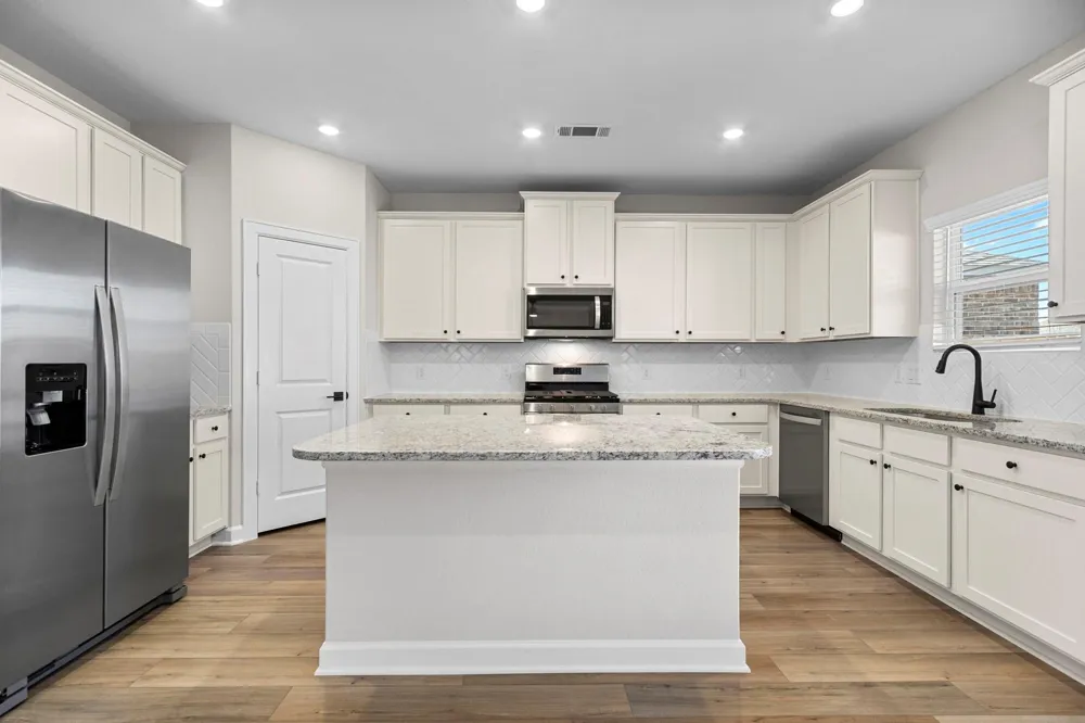 1006 Whispering Winds Drive Beasley, TX 77417