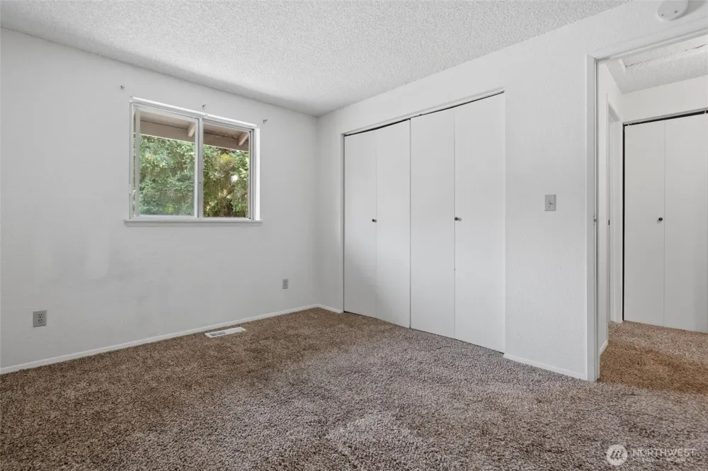 2795 NE John Carlson Road Bremerton, WA 98311