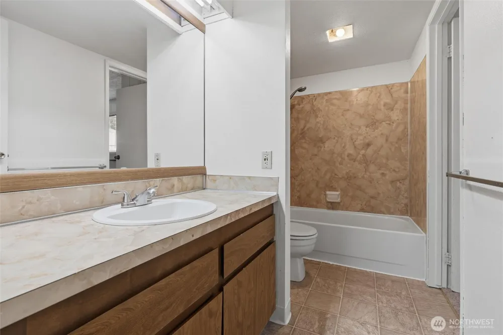 2795 NE John Carlson Road Bremerton, WA 98311