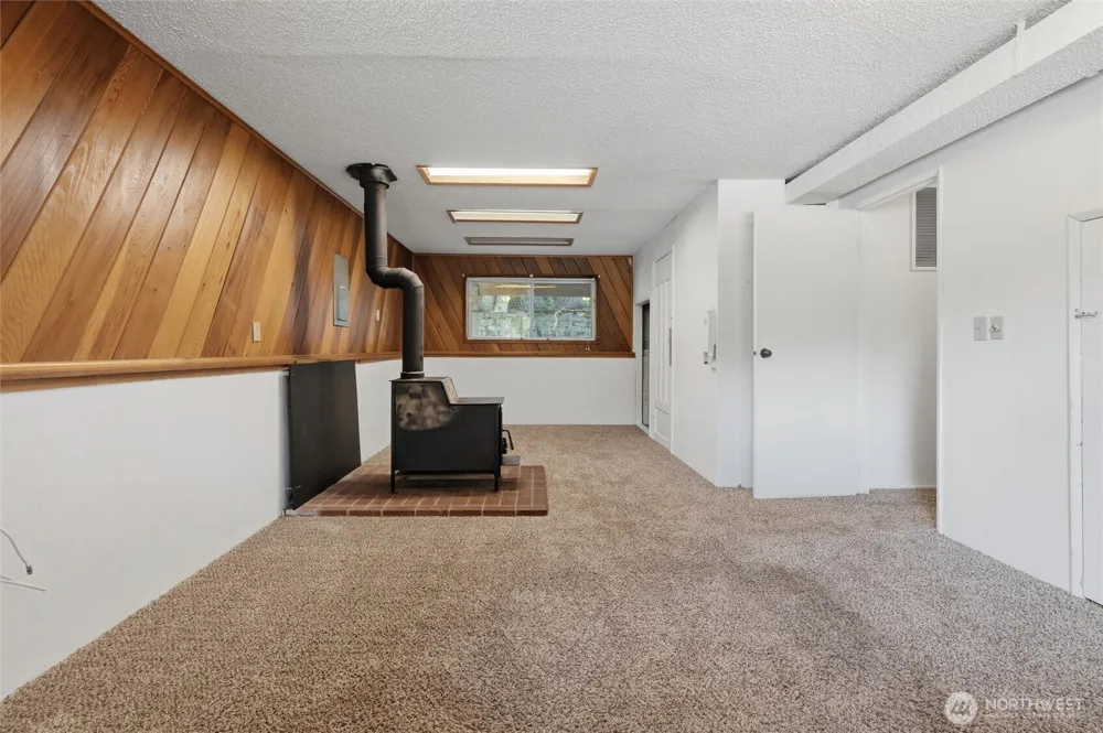 2795 NE John Carlson Road Bremerton, WA 98311