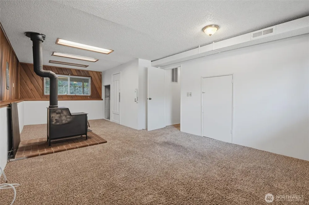 2795 NE John Carlson Road Bremerton, WA 98311