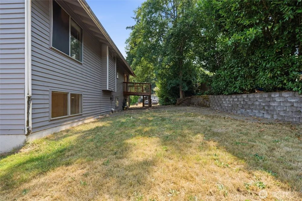 2795 NE John Carlson Road Bremerton, WA 98311