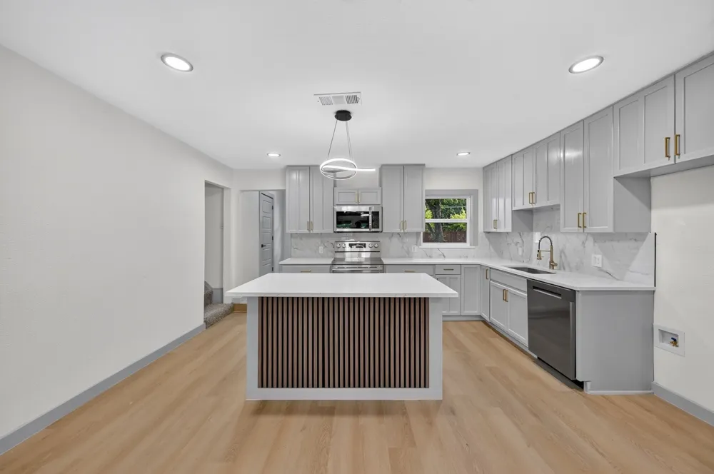 1721 IDA STREET Arlington, TX 76010