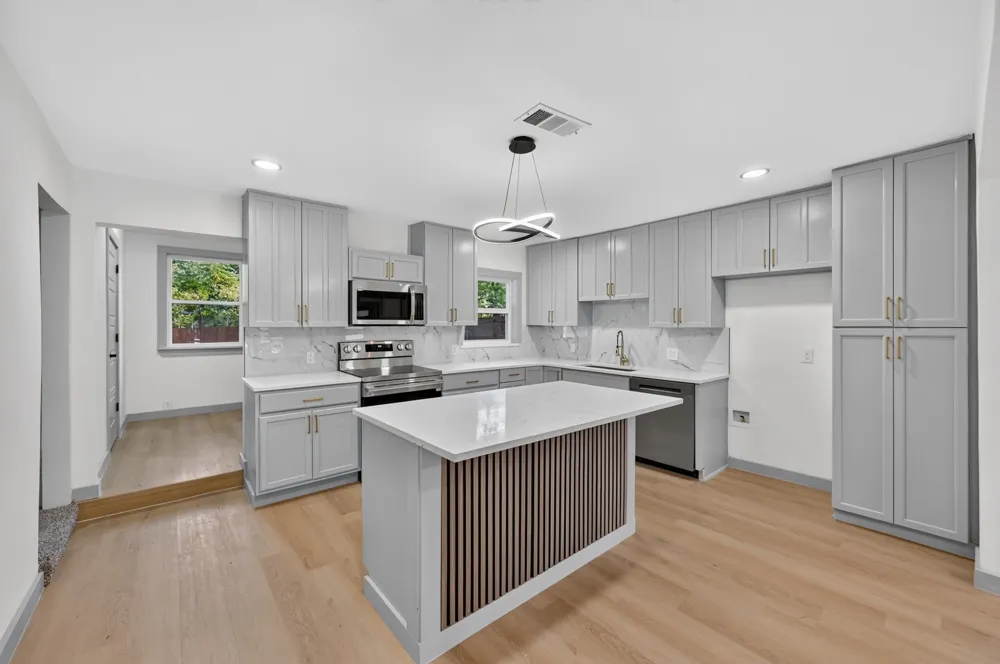 1721 IDA STREET Arlington, TX 76010