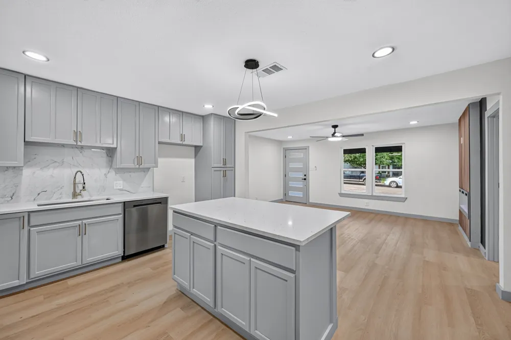 1721 IDA STREET Arlington, TX 76010