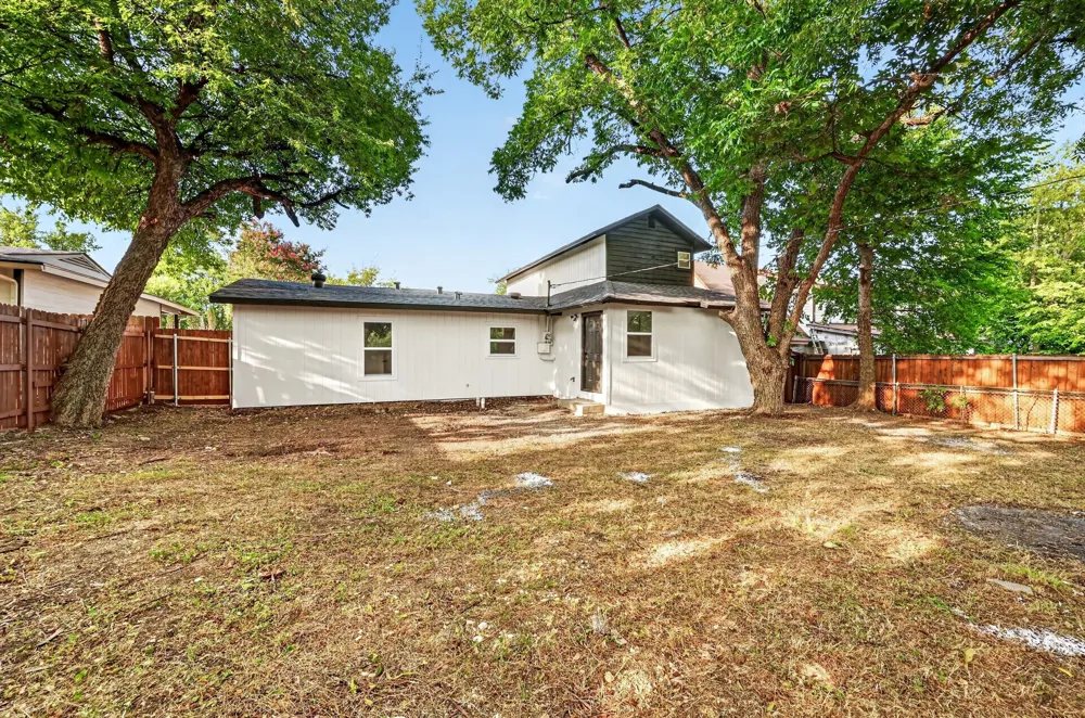 1721 IDA STREET Arlington, TX 76010