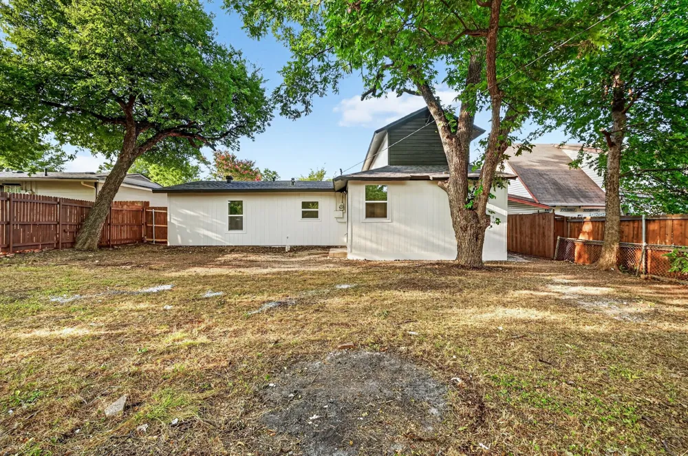 1721 IDA STREET Arlington, TX 76010