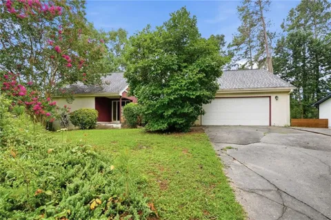 1384 Huntsmen Glen
