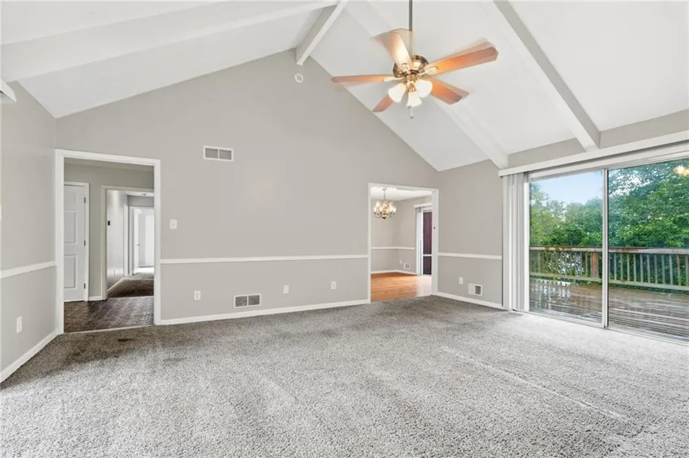 1384 Huntsmen Glen Riverdale, GA 30296