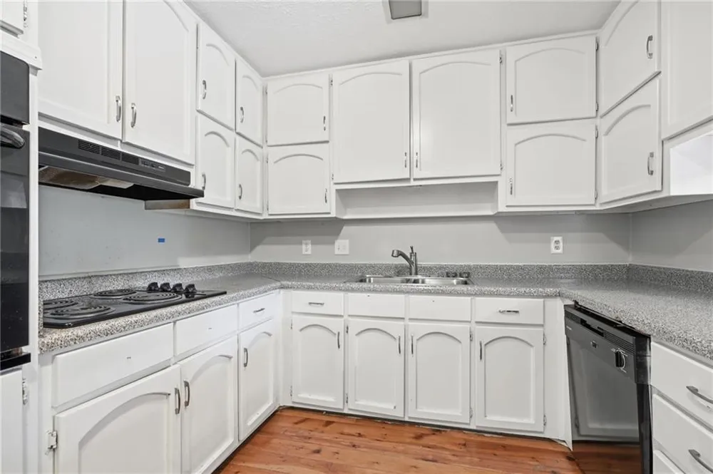 1384 Huntsmen Glen Riverdale, GA 30296